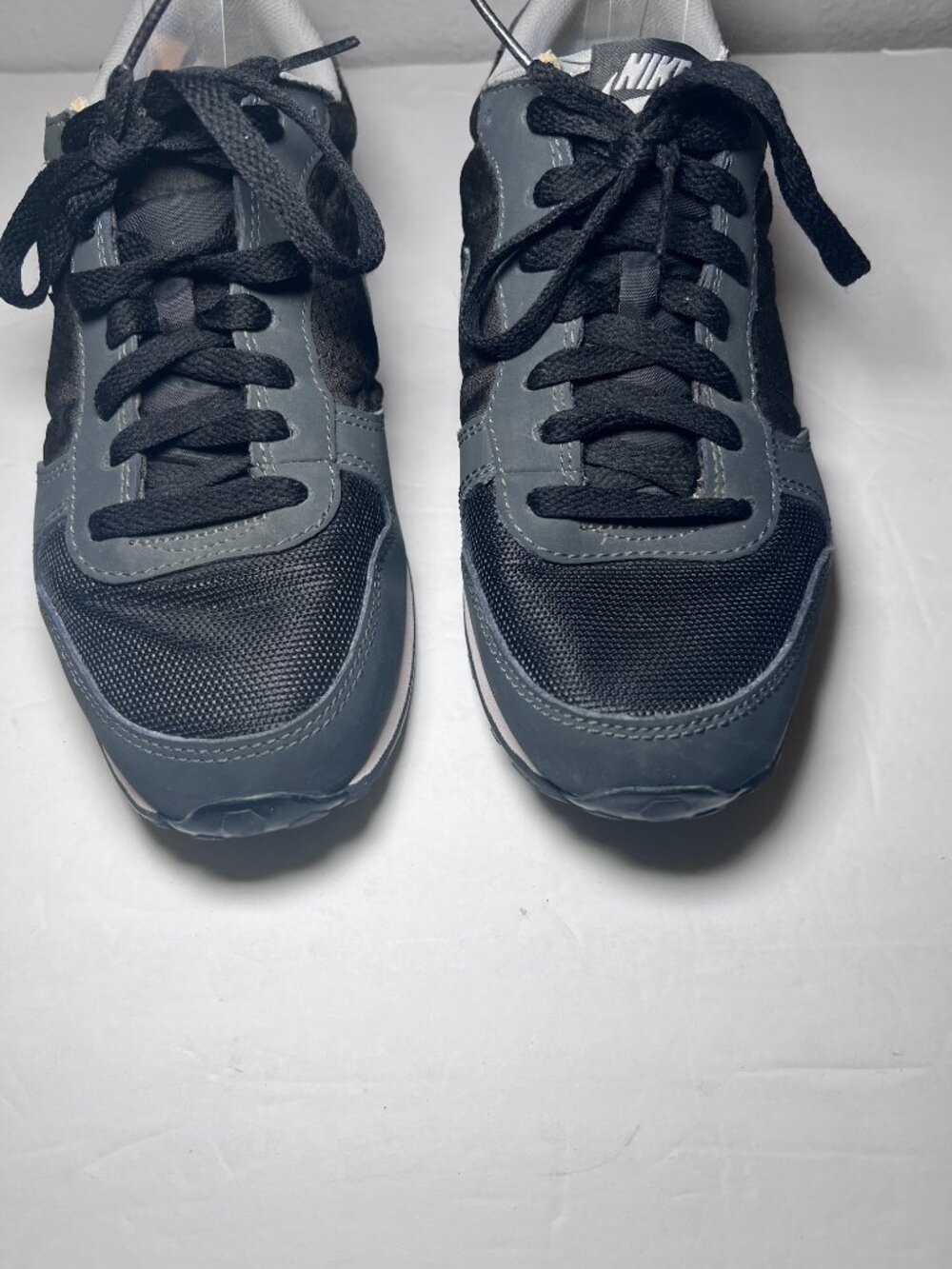Nike Women Size 9 Genicco Sneakers Black Gray Low Top - Picture 4 of 12